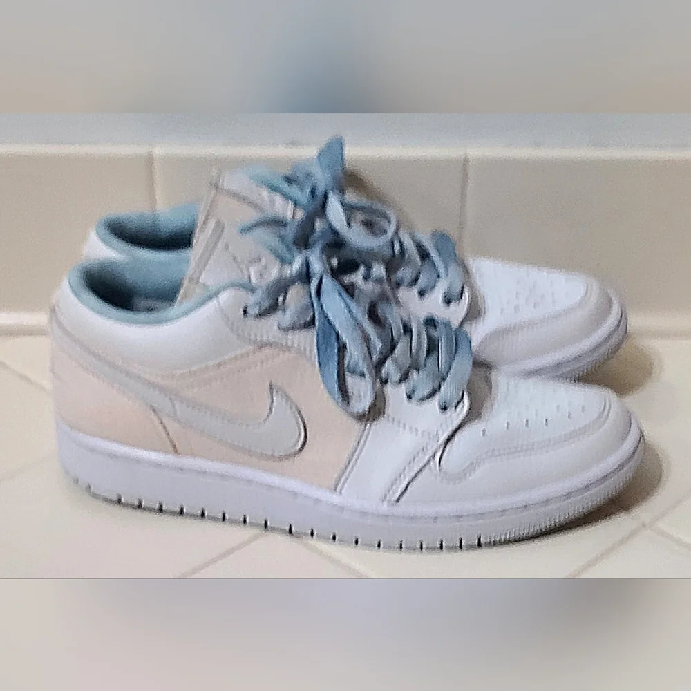 Jordan 1 Low SE Canvas Iris Whisper Sail Women's Size 7 - Picture 3 of 7